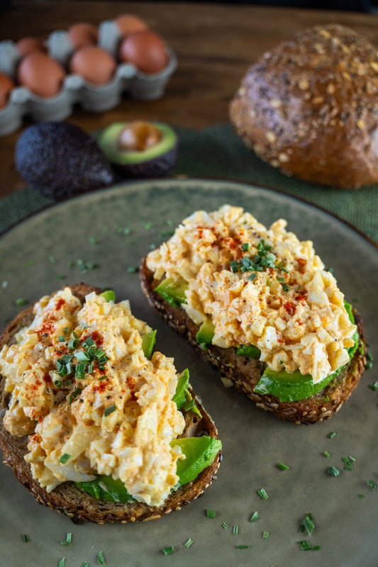 Eiersalade op Toast met Avocado